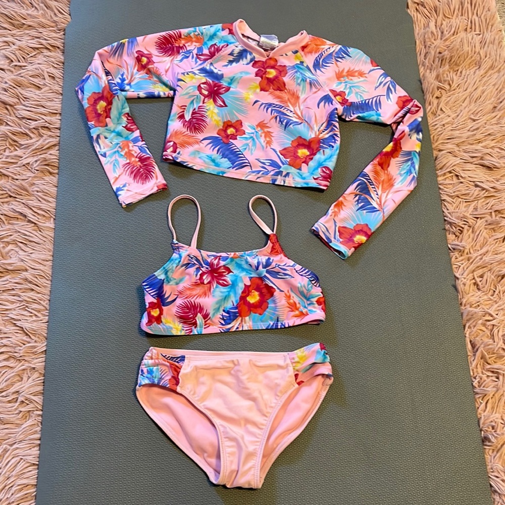 Pink floral swimsuit by art class size M (7/8)
